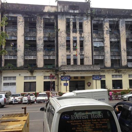 Everest Hotel Yangon Dış mekan fotoğraf