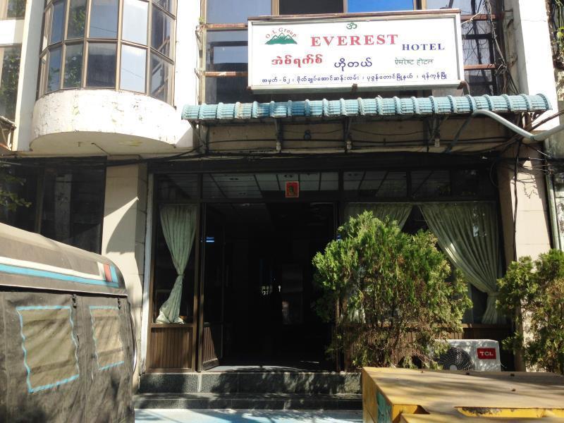 Everest Hotel Yangon Dış mekan fotoğraf