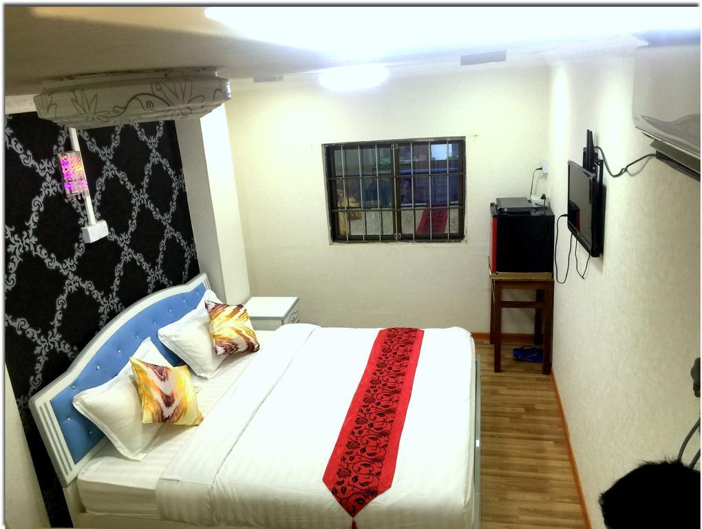 Everest Hotel Yangon Dış mekan fotoğraf