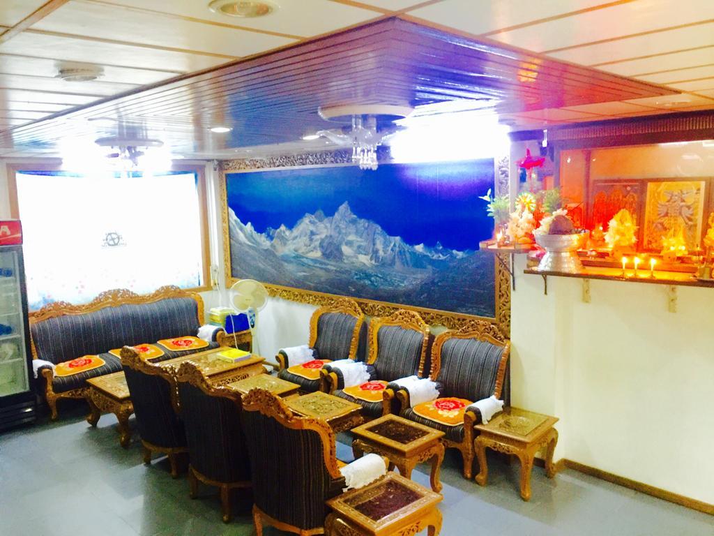 Everest Hotel Yangon Dış mekan fotoğraf
