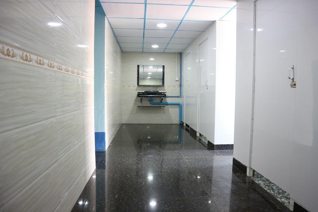 Everest Hotel Yangon Dış mekan fotoğraf