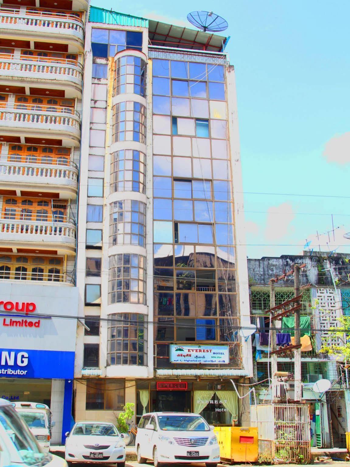 Everest Hotel Yangon Dış mekan fotoğraf