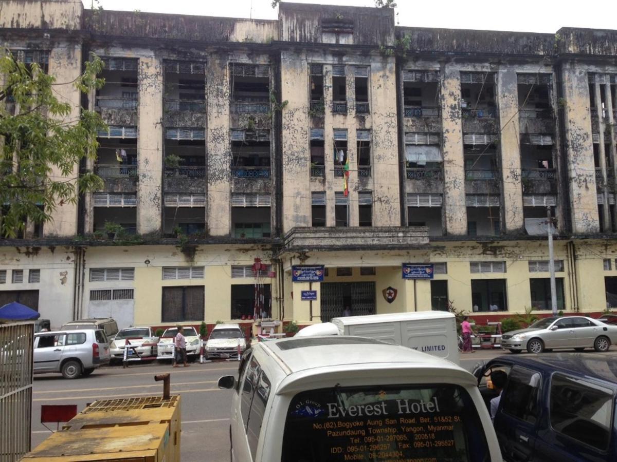 Everest Hotel Yangon Dış mekan fotoğraf